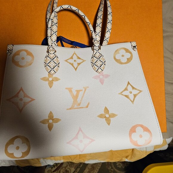 Louis Vuitton Handbags - Louis Vuitton Poolside On the Go Bag